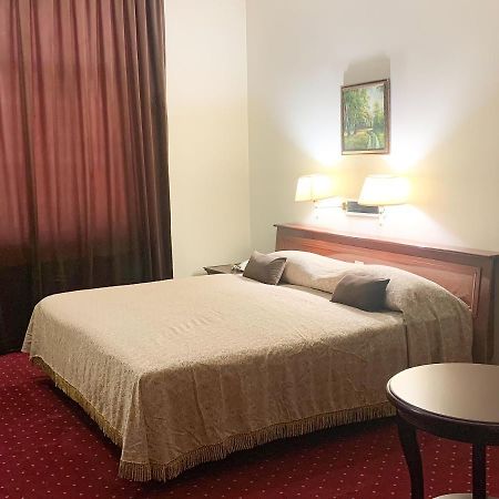 Reikartz Majestic Samarkand Hotel Exterior photo