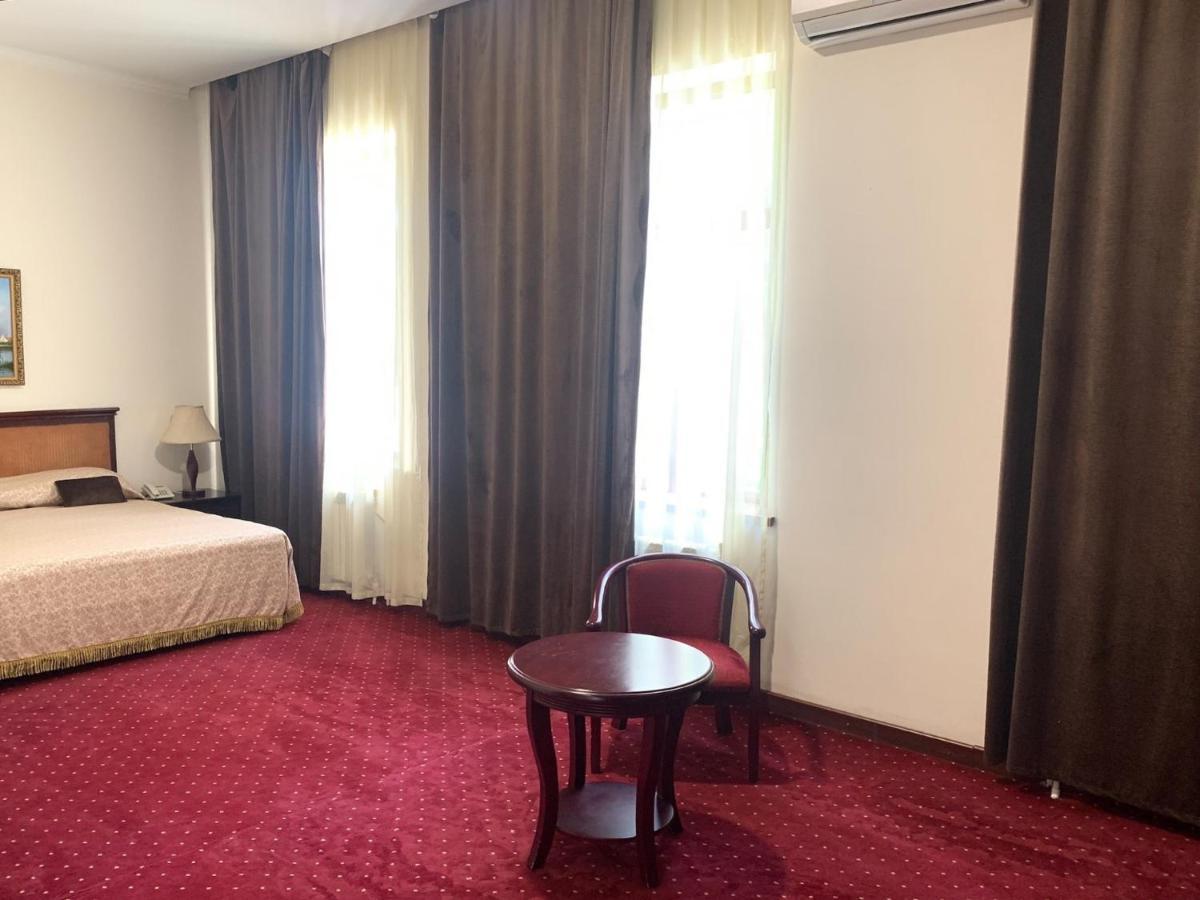 Reikartz Majestic Samarkand Hotel Exterior photo